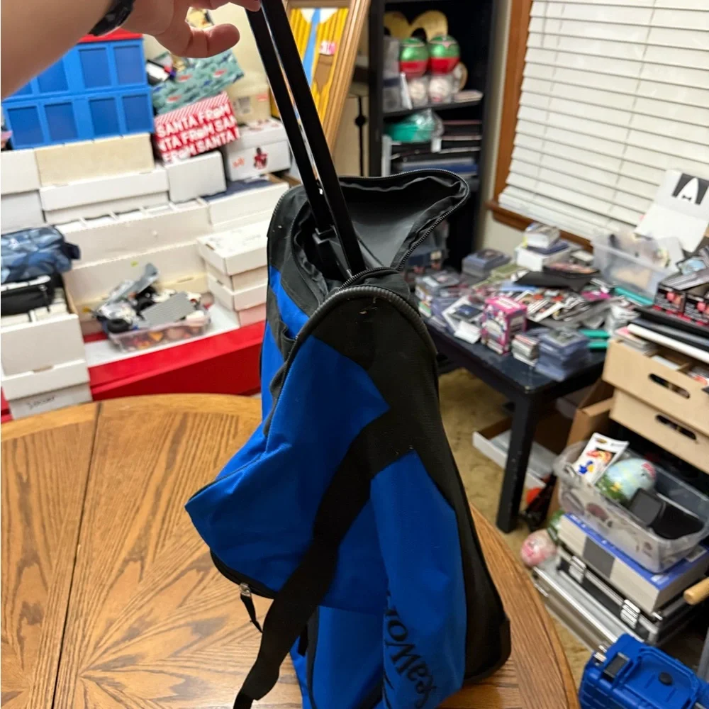 Sea World Medium Size Blue and Black Duffel Bag with Rollers
